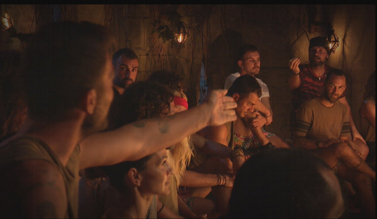 Λιποθύμησε παίκτης στο Survivor – Το σοκ των συμπαικτών του (video)