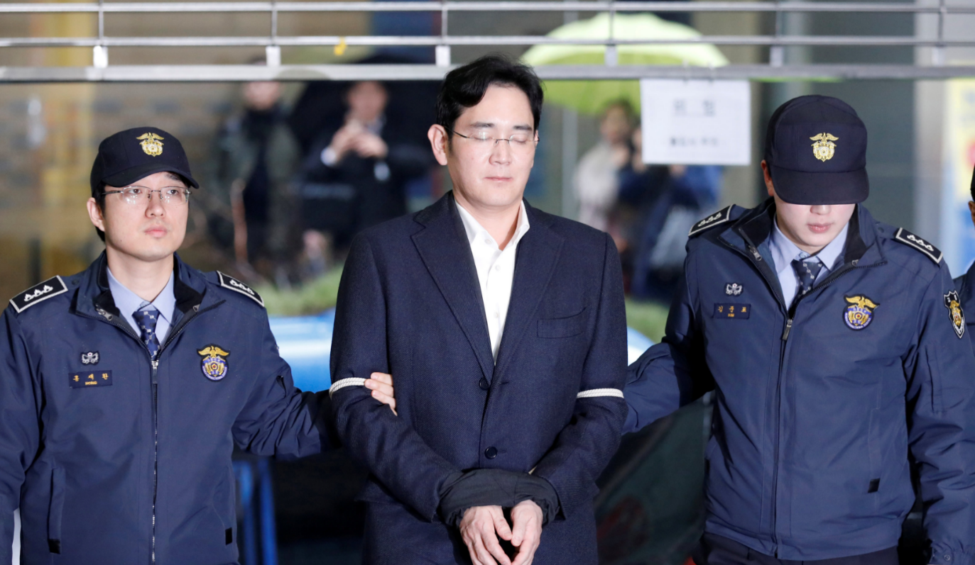 Samsung: Κι άλλο υψηλόβαθμο στέλεχος διερευνάται για δωροδοκία