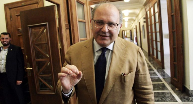 Ο Ξυδάκης βγήκε στην “τραγική” ΕΡΤ και δικαιολογήθηκε: Ήμουν υπερβολικός