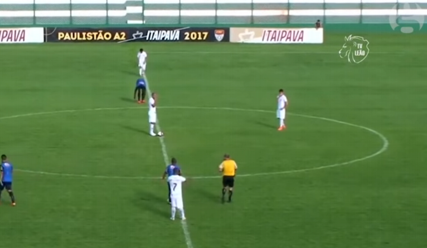 Σέντρα και… γκολάρα από το κέντρο! (vid)