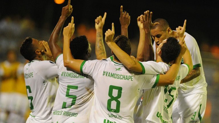 #Vamoschape: Το συγκινητικό hashtag της Σαπεκοένσε και η αφιέρωση στον… ουρανό (vid)