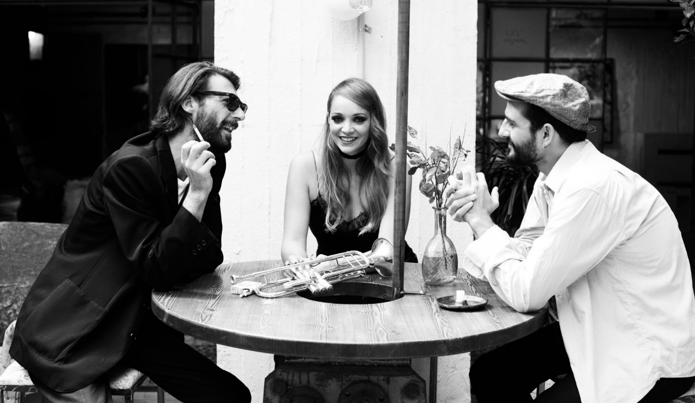 «Scarlet Nights Live» στο café του Νομισματικού Μουσείου