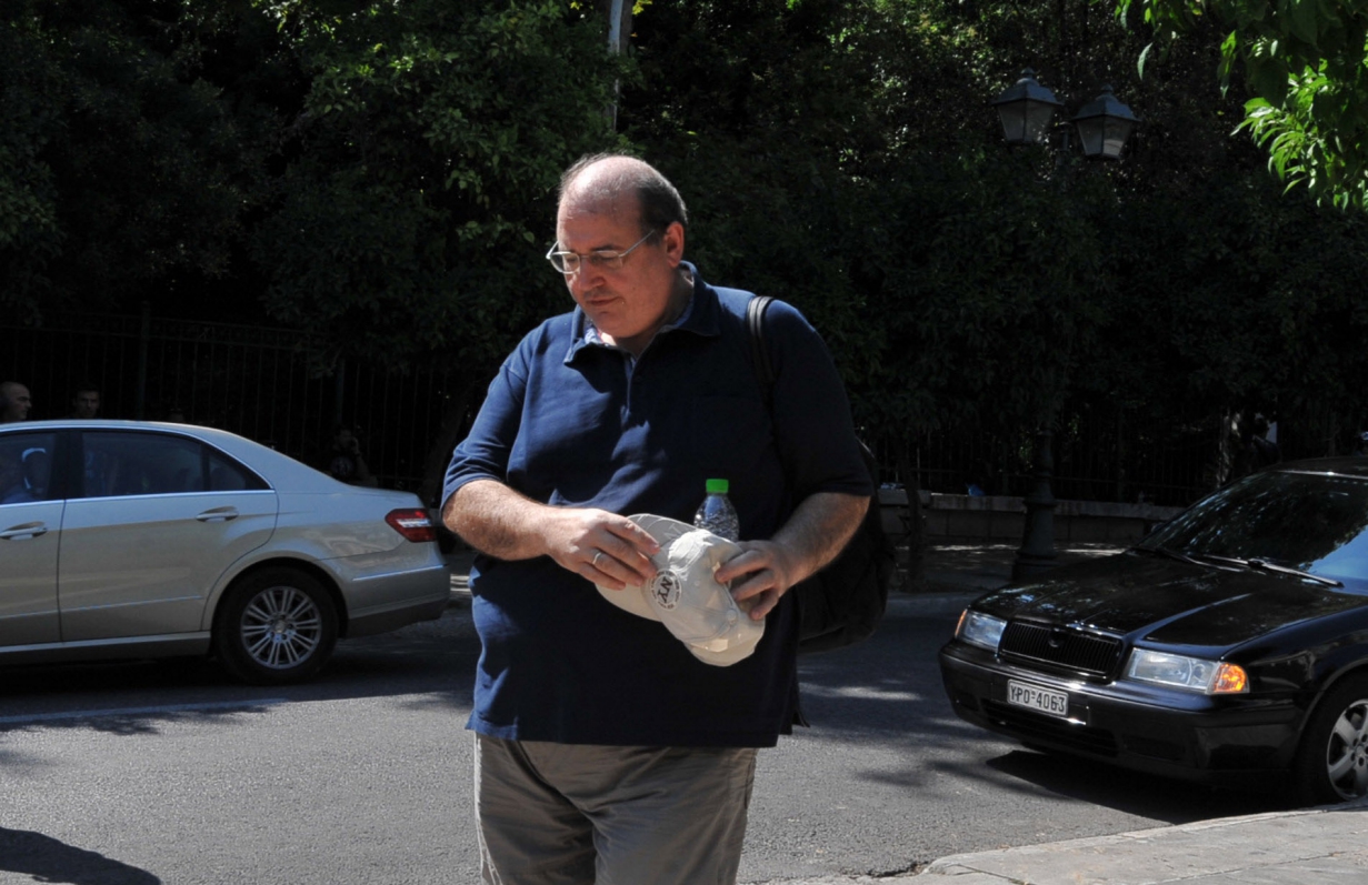 Ο Φίλης διαψεύδει Ιερώνυμο