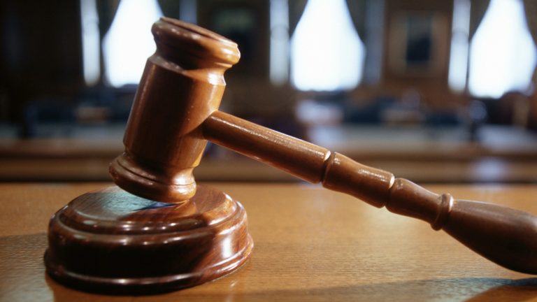 Ένοχος για τοκογλυφία πρώην υφυπουργός του ΠΑΣΟΚ