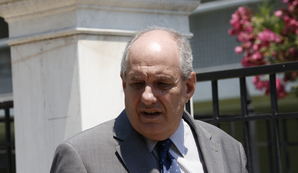 Τέρενς Κουίκ: “Τον Αύγουστο του 2018, η Ελλάδα βγαίνει οριστικά από τα μνημόνια”