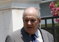 Τέρενς Κουίκ: “Τον Αύγουστο του 2018, η Ελλάδα βγαίνει οριστικά από τα μνημόνια”