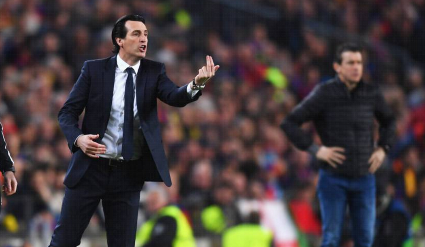 Τρίζει η καρέκλα του Έμερι