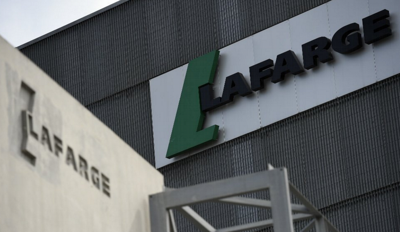 Ο κολοσσός LafargeHolcim πουλάει το σκυρόδεμά του για το τείχος του Τραμπ