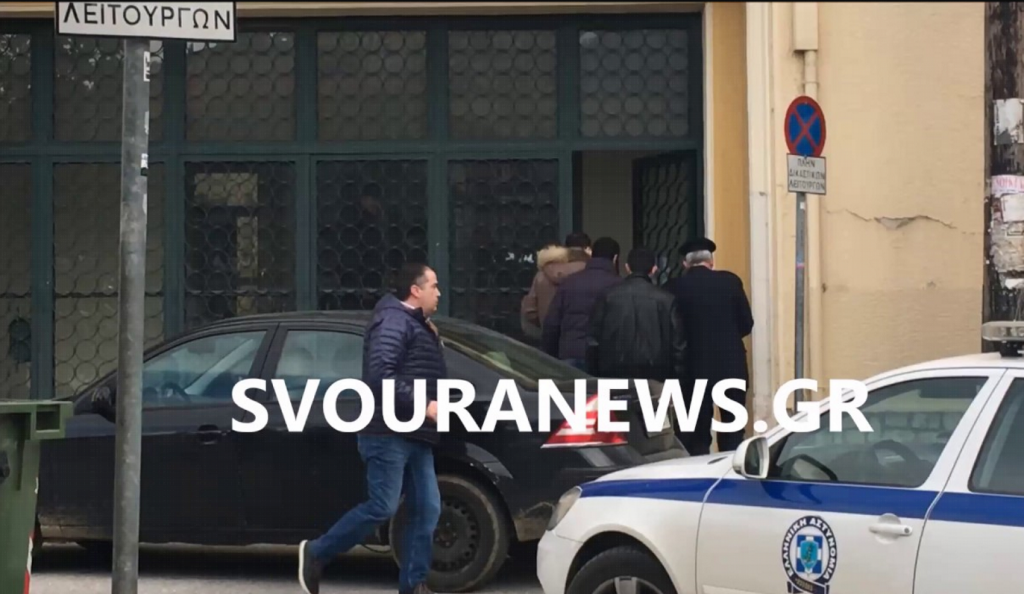 Καστοριά: Υπό δρακόντεια μέτρα η μεταφορά του ειδικού φρουρού στον ανακριτή (video)