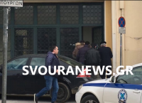 Καστοριά: Υπό δρακόντεια μέτρα η μεταφορά του ειδικού φρουρού στον ανακριτή (video)
