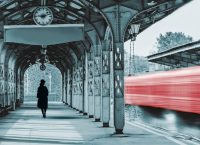 “Μια ατέλειωτη φυγή” της Αλκυόνης Παπαδάκη