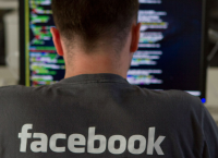 Μυθικά νούμερα για το Facebook: Έφτασαν τα 2 δισ. οι χρήστες