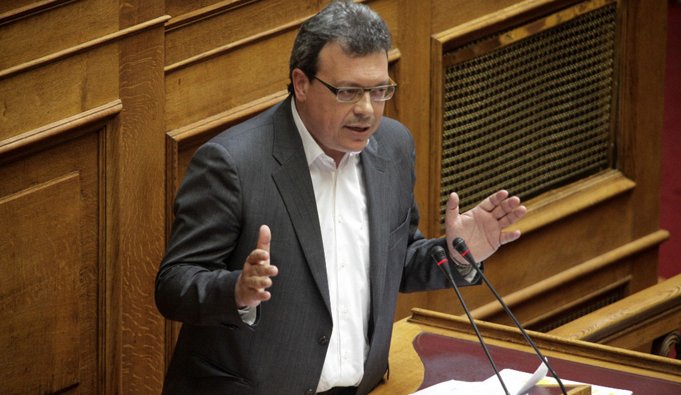 Σε γραμμή Σκουρλέτη και ο Φάμελλος