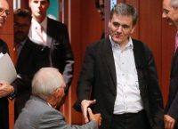 Τσακαλώτος στο Spiegel: Ο Σόιμπλε δεν θέλει χρεοκοπία της Ελλάδας