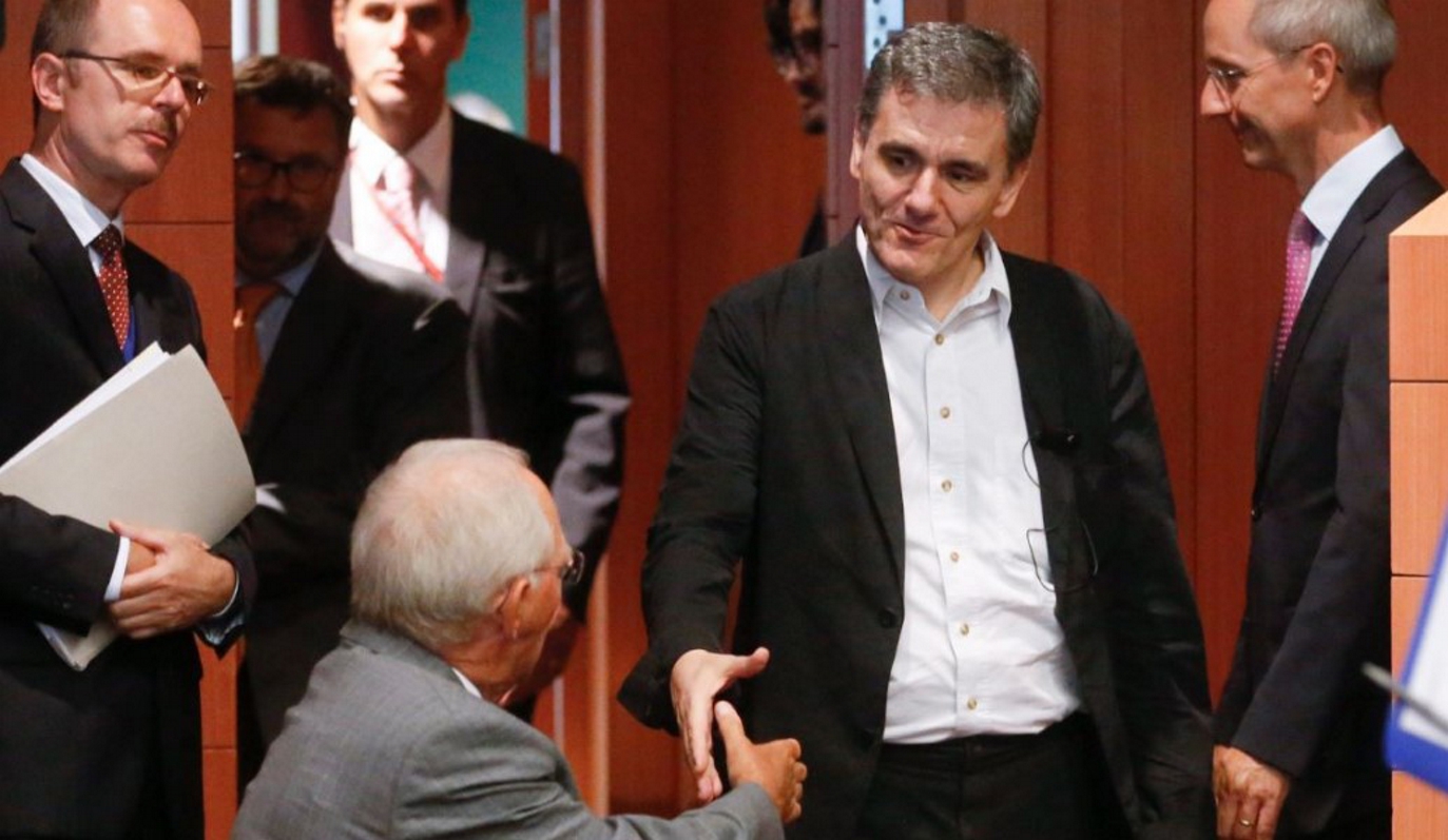 Τσακαλώτος στο Spiegel: Ο Σόιμπλε δεν θέλει χρεοκοπία της Ελλάδας