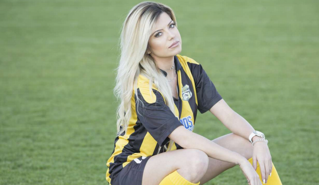 H Άρτεμις της Πέγειας «σκοράρει» στις καρδιές των ανδρών (pics)