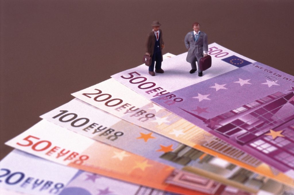 Καλαμάτα: Απατεώνες παριστάνουν τους εφοριακούς