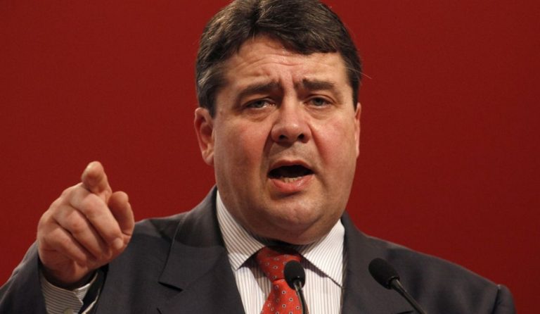 Ο Σόιμπλε “καρφώνει” Γκάμπριελ: Και αυτός, ο σοσιαλδημοκράτης, ήθελε Grexit το 2015