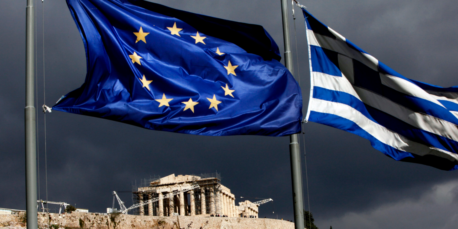 Handesblatt: Αυστηρή επιτήρηση τουλάχιστον ως το 2050
