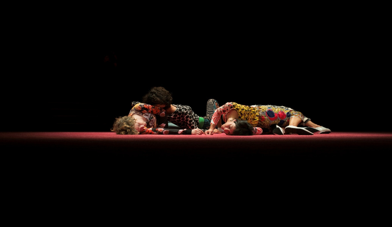 “Maria Hassabi”: Staged – Χορός στη Στέγη