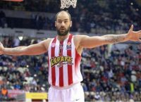 Απίστευτη χειρονομία και ατάκα Σπανούλη στους διαιτητές στο τέλος (vid)