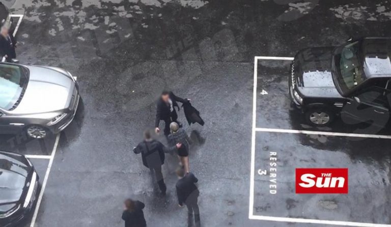 Η στιγμή που φυγαδεύουν την Τερέζα Μέι -Ηταν πολύ κοντά ο δράστης του μακελειού [pics+vid)