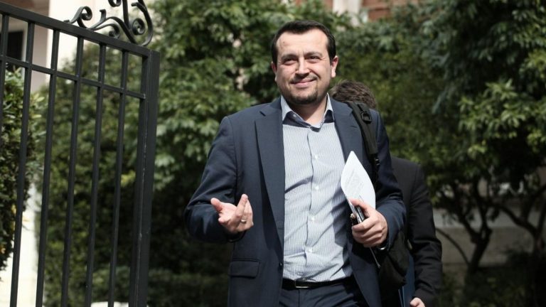 Κατατέθηκε η τροπολογία Παππά για τις τηλεοπτικές άδειες