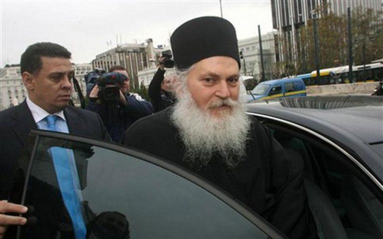 Ο ηγούμενος Εφραίμ σπάει τη σιωπή του για το Βατοπέδι