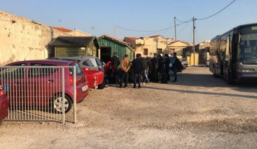 Θεσσαλονίκη: Διαμαρτυρία προσφύγων με φωτιές σε κέντρο φιλοξενίας