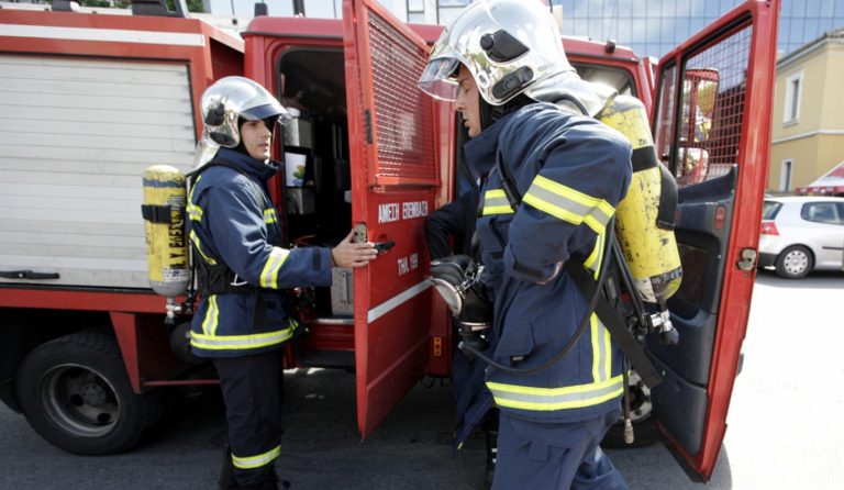 Φωτιά τώρα: Πυρκαγιά σε εστιατόριο στο κέντρο της Αθήνας