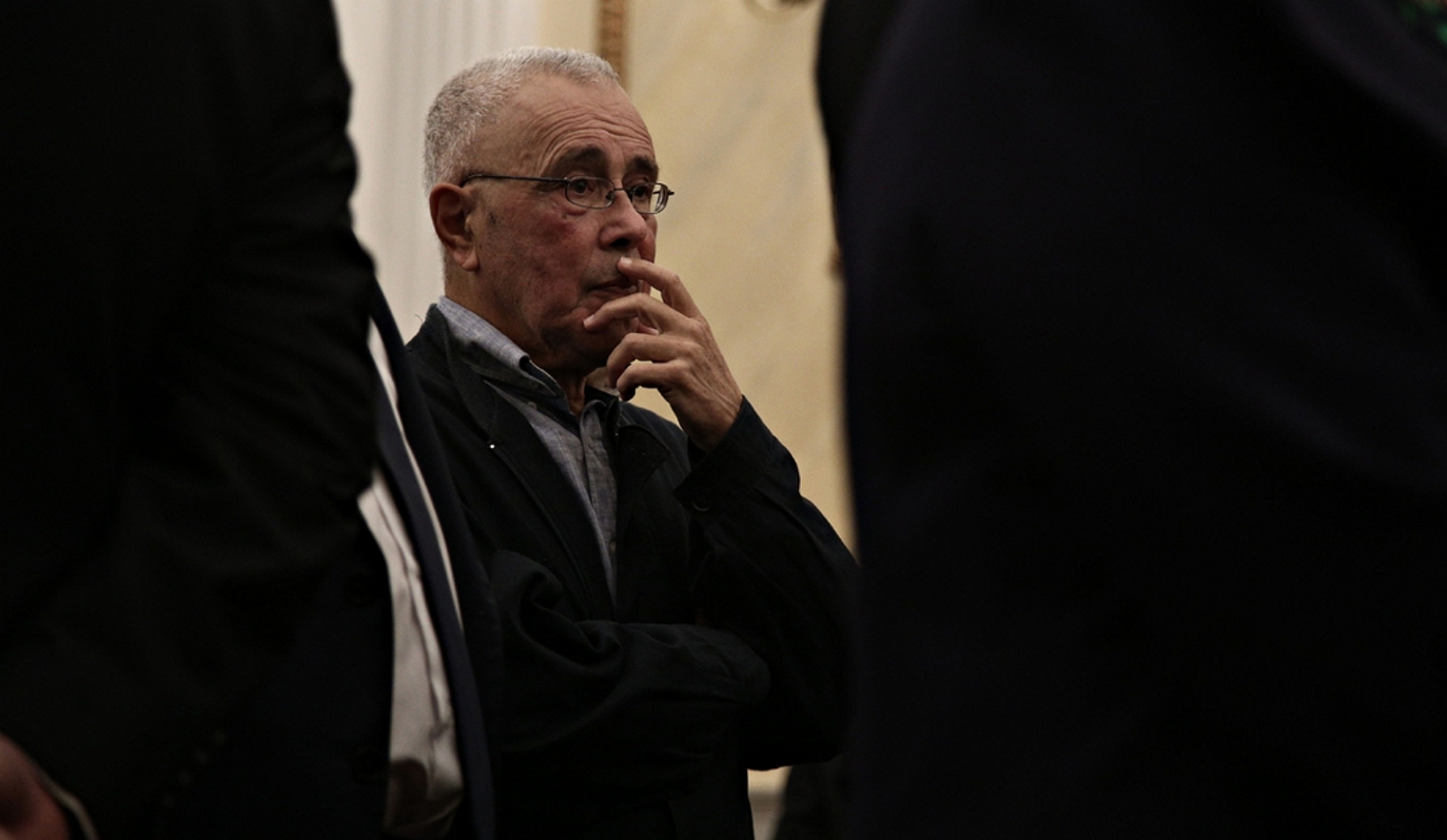 Θεσσαλονίκη: Επιτέθηκαν και χτύπησαν τον Κώστα Ζουράρι στο συλλαλητήριο (vid)