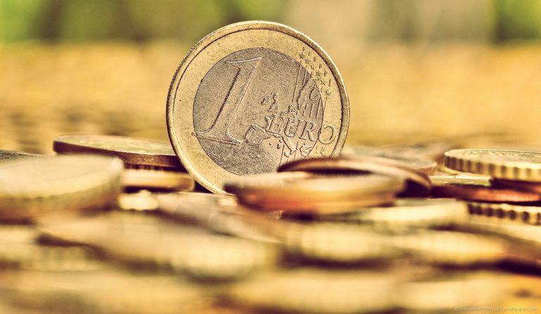 Σε υψηλό ενός έτους το οικονομικό κλίμα στην Ελλάδα