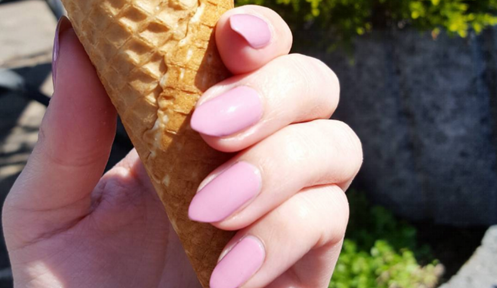 Pink alert: Ιδέες για το επόμενο μανικιούρ σου (pics)