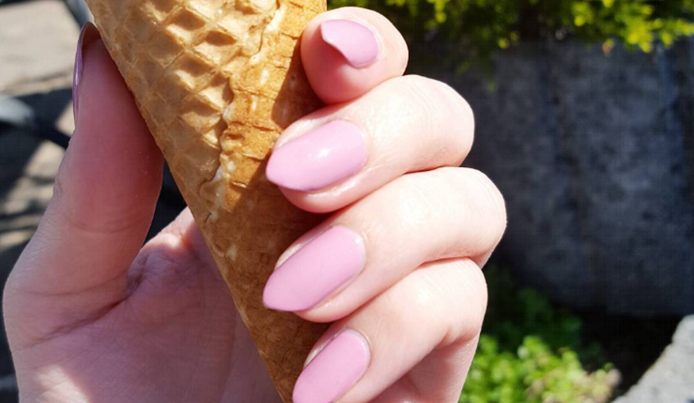 Pink alert: Ιδέες για το επόμενο μανικιούρ σου (pics)