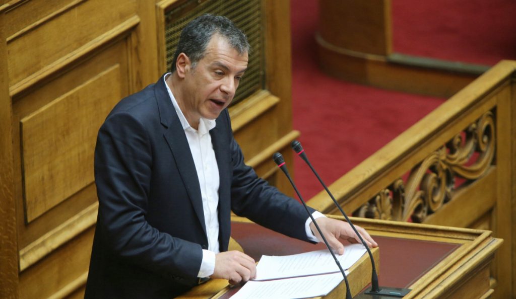 Στ. Θεοδωράκης: Εγκλωβισμένη στα μνημόνια η Ελλάδα