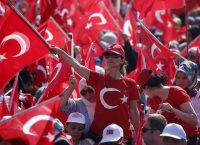Οριακή ήττα Ερντογάν στο δημοψήφισμα δείχνουν οι δημοσκοπήσεις