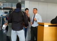 Καλλιθέα: Αναρχικοί έσπασαν τζαμαρίες εταιρείας (vid)