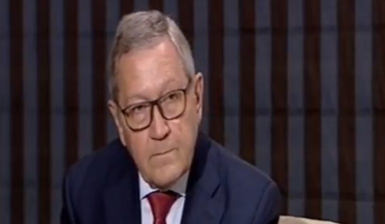 Δεν συμφωνούν Ρέγκλινγκ-Κοστέλο ως προς την ανάγκη παρέμβασης στο χρέος