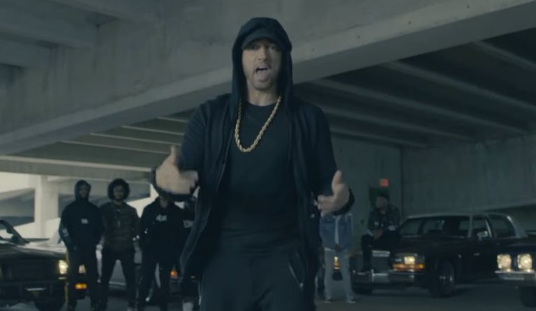 Eminem: Έξαλλος με τον Τραμπ