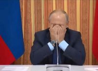 Βλαντιμίρ Πούτιν: Η στιγμή που σκάει στα γέλια με την επική πρόταση υπουργού του (vid)