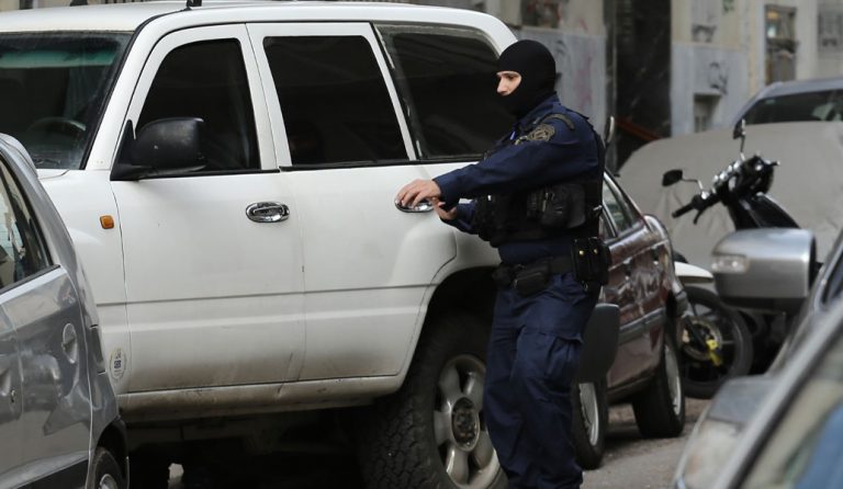 Επίθεση στον Λουκά Παπαδήμο: Οι Αρχές ερευνούν πιθανή σχέση του 29χρονου με την Πόλα Ρούπα