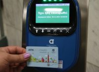 Ηλεκτρονικό εισιτήριο: Ουρές ταλαιπωρίας για τον κόσμο – Όλα όσα πρέπει να γνωρίζετε