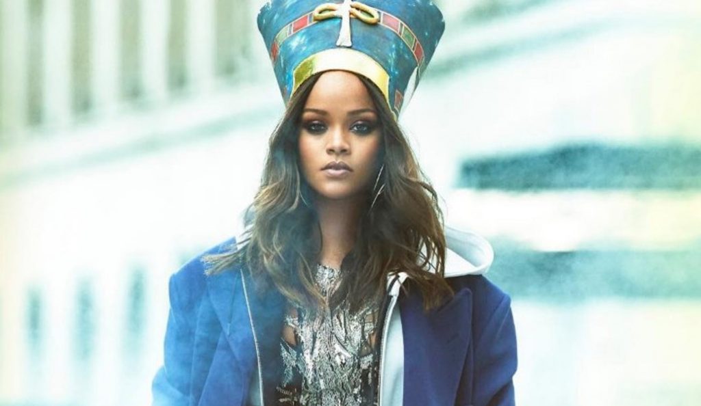 Ριάνα: Εντυπωσιακό εξώφυλλο στη Vogue – Σαν βασίλισσα της Αιγύπτου (pics)