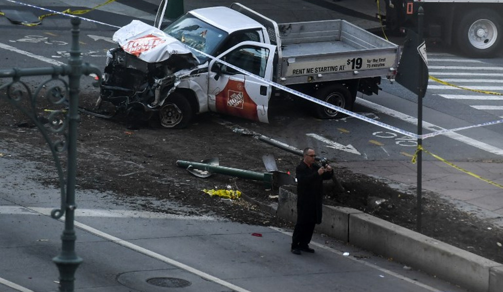 Μανχάταν: Τρομοκρατικό χτύπημα από επίθεση με φορτηγό – 8 νεκροί και 15 τραυματίες (pics & vids)