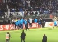 Europa League: Ο Εβρά έριξε καρατιά σε οπαδό της Γκιμαράες (vid)