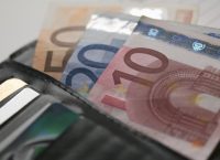 Δραματική μείωση των εισοδημάτων για μισθωτούς, συνταξιούχους, ελεύθερους επαγγελματίες και ιδιοκτήτες ακινήτων