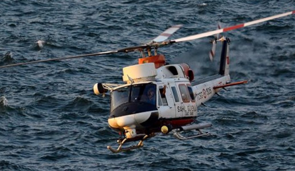 Τουρκικό ελικόπτερο πάνω από τα Ίμια (vid)