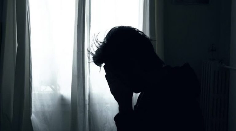 Αυτοκτόνησε γνωστός ηθοποιός- Πήδηξε από το παράθυρο της πολυκατοικίας του (Pic)