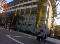 Ρουβίκωνας: Επίθεση στο Δικαστικό Μέγαρο Λάρισας (vid)