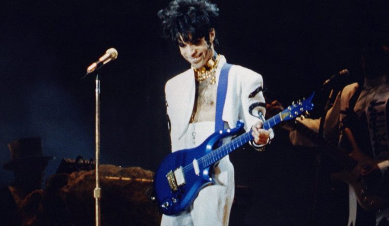 Prince: 700.000 δολάρια για μία κιθάρα του